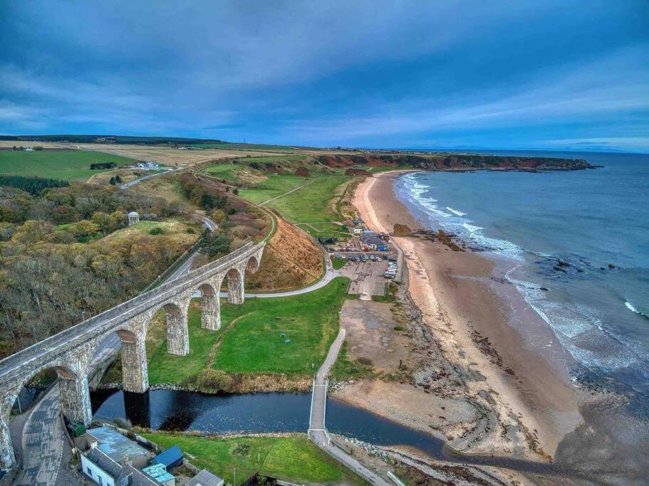 Hill Crest - Cliff Top Cottage With Stunning Views Cullen Bagian luar foto